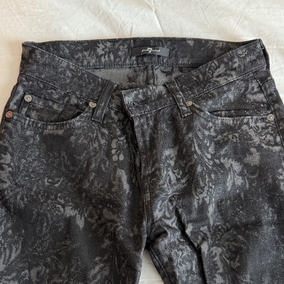 7 for All Mankind Black Patterned Women Jeans - Picture 2 of 4